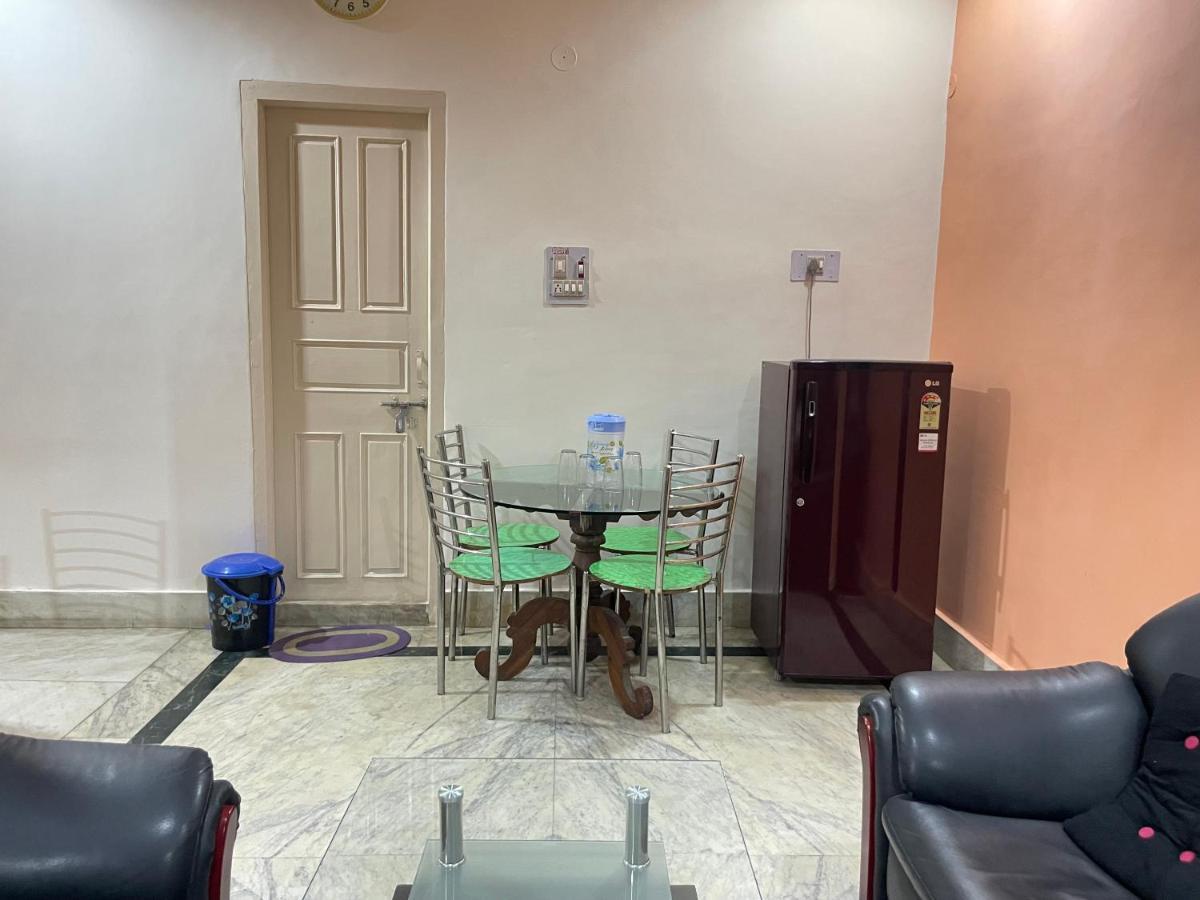 Hotel Swarg Muzaffarpur Bagian luar foto
