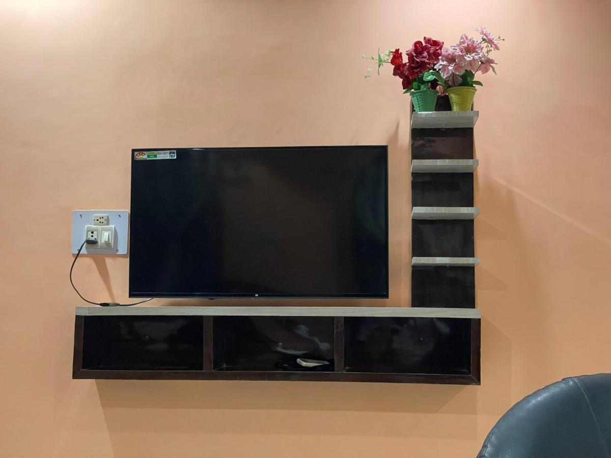 Hotel Swarg Muzaffarpur Bagian luar foto